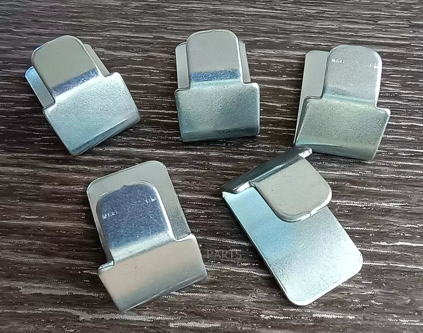 10 个 IKEA 114594 IVAR FABRIKOR 金属柜玻璃支撑件。